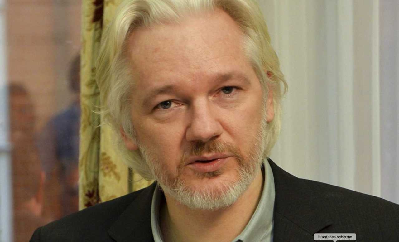 Julian Assange 20220422 cmag