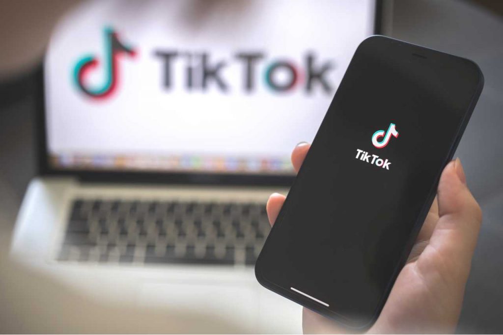 TikTok 20220413 cmag