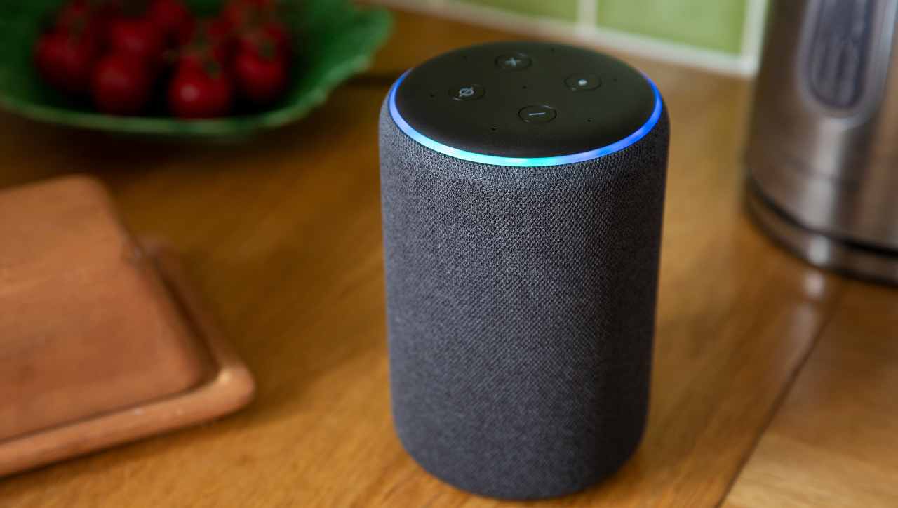 È possibile ricaricare il proprio conto bancario con Alexa semplicemente suonando la chitarra? Scopriamolo