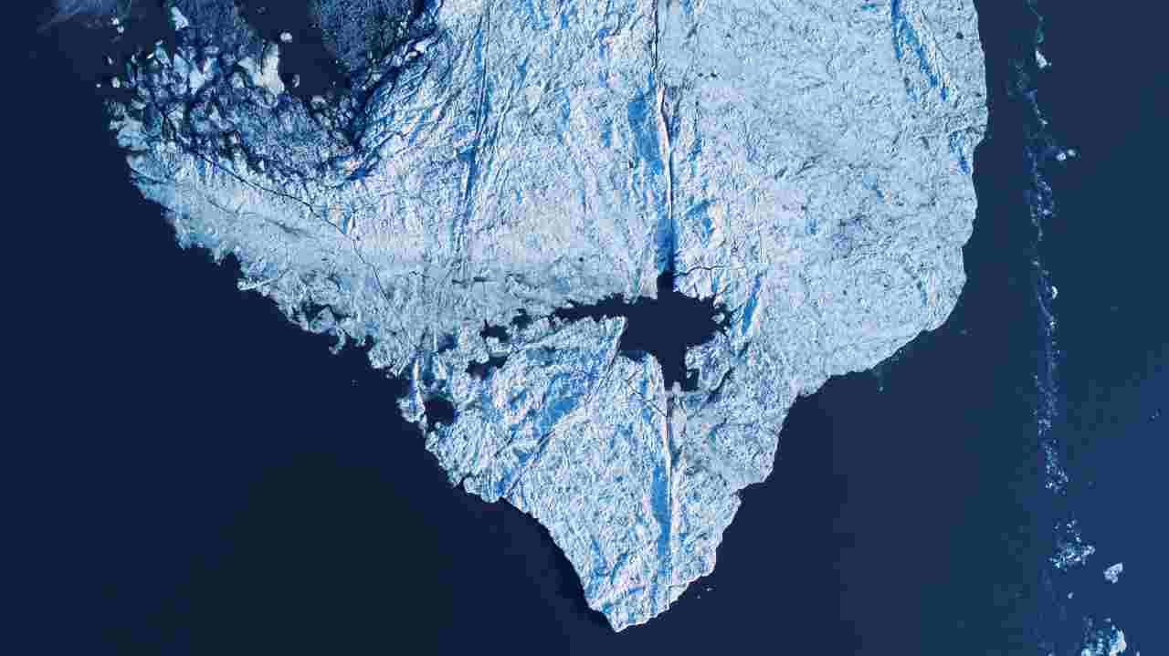 NASA, c'è anidride carbonica congelata durante l'inverno marziano, a cosa si deve il fenomeno?