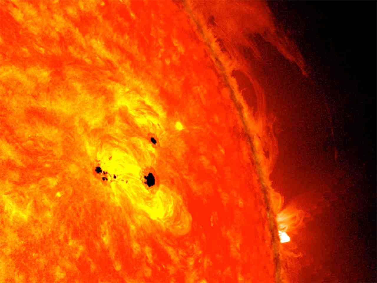 Macchia solare, 13/4/2022 - Computermagazine.it
