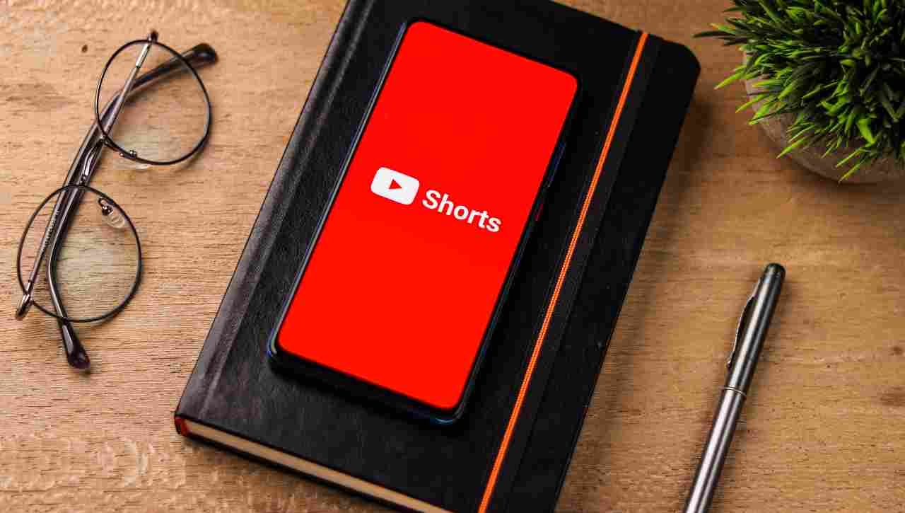 TikTok nei guai, ora YouTube ha nuovi strumenti molto affilati per i suoi Shorts