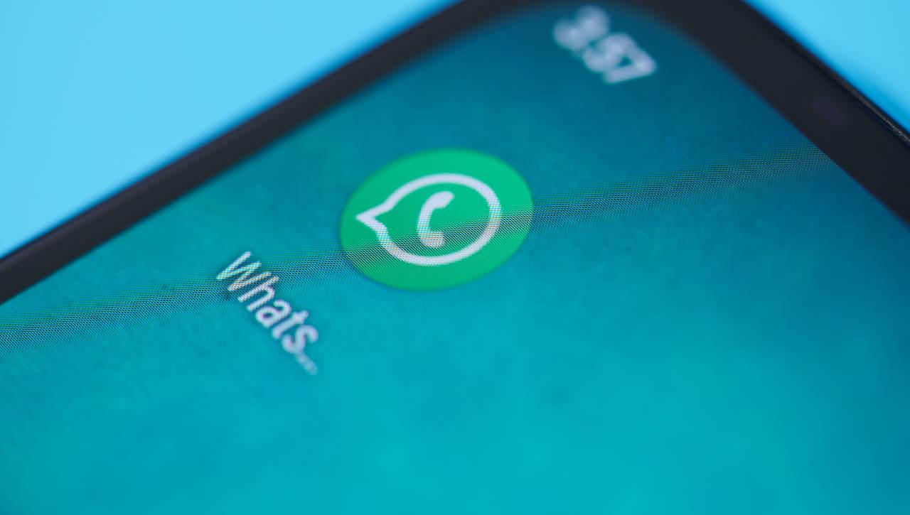 Come cancellare i messaggio WhatsApp anche dopo il tempo massimo?