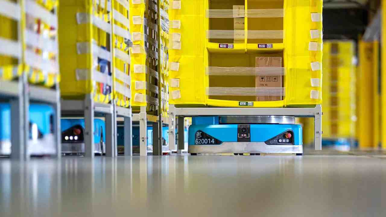 Proteus, il nuovo robot magazziniere di Amazon autonomo al 100%
