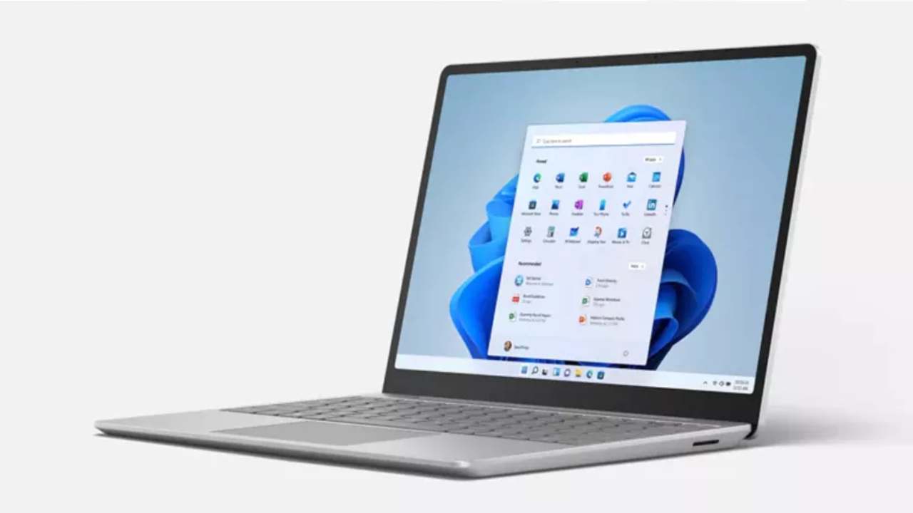 MacBook Air nei guai: arriva il Surface Laptop Go 2 di Microsoft a rubargli la scena