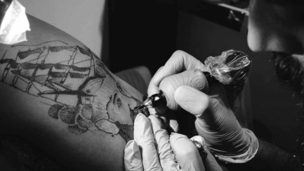 Un tatuaggio ci salverà a tutti: ecco la medicina del futuro, sempre monitorati senza rendersene conto