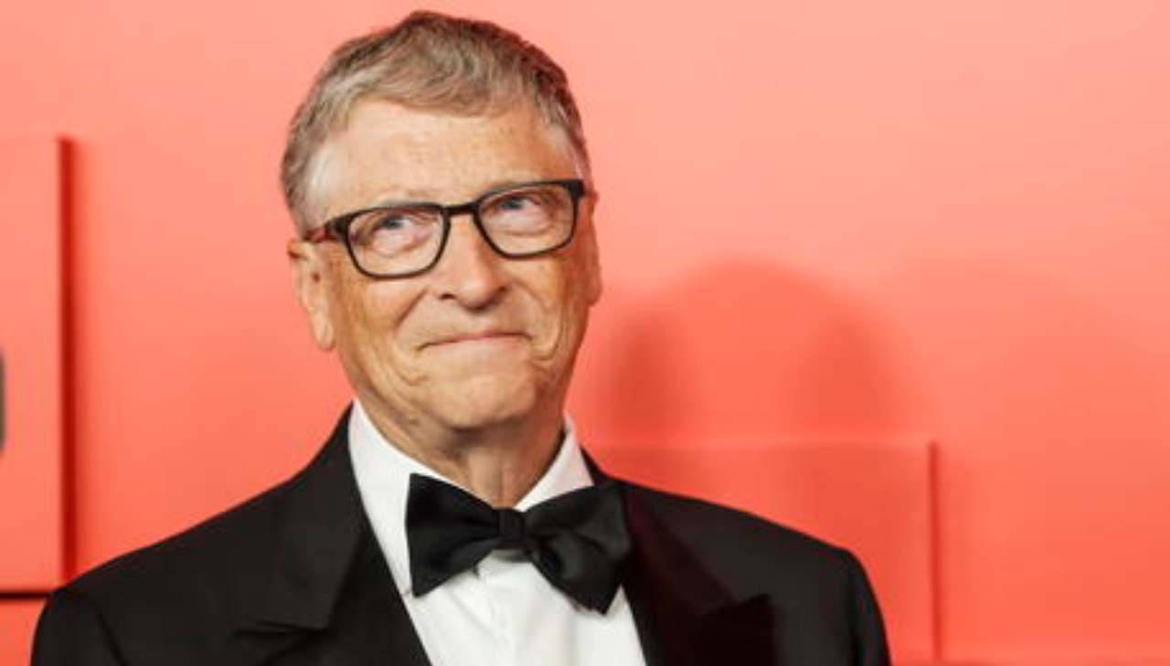 Bill Gates pronto a donare i suoi miliardi e miliardi di dollari in beneficienza: quali sono le sue reali intenzioni?