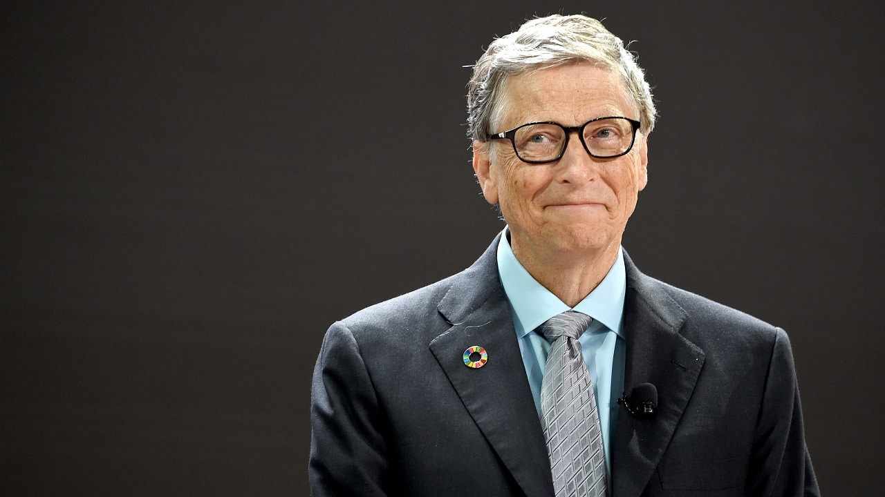 Bill Gates pronto a donare i suoi miliardi e miliardi di dollari in beneficienza: quali sono le sue reali intenzioni?