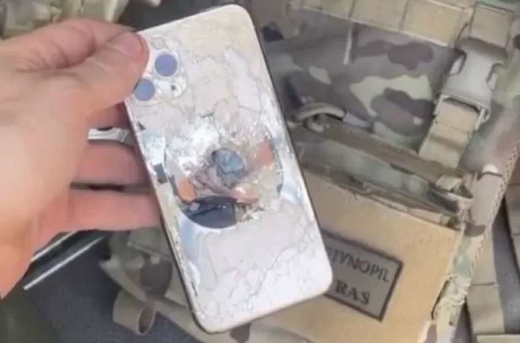 iPhone 11 salva vita a soldato ucraino, 20/7/2022 - Computermagazine.it