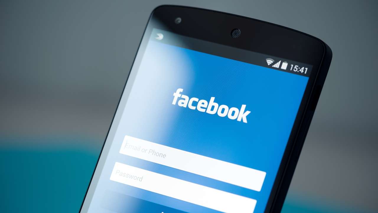 Account fake su Facebook? È proprio Meta a proporlo, con nuovi multi-profili