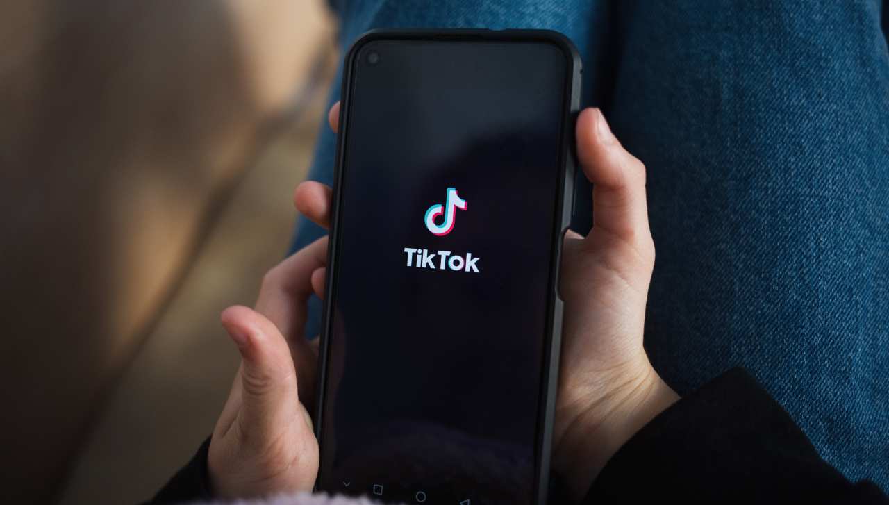 Problemi per TikTok Italya, il Garante si mette di traverso