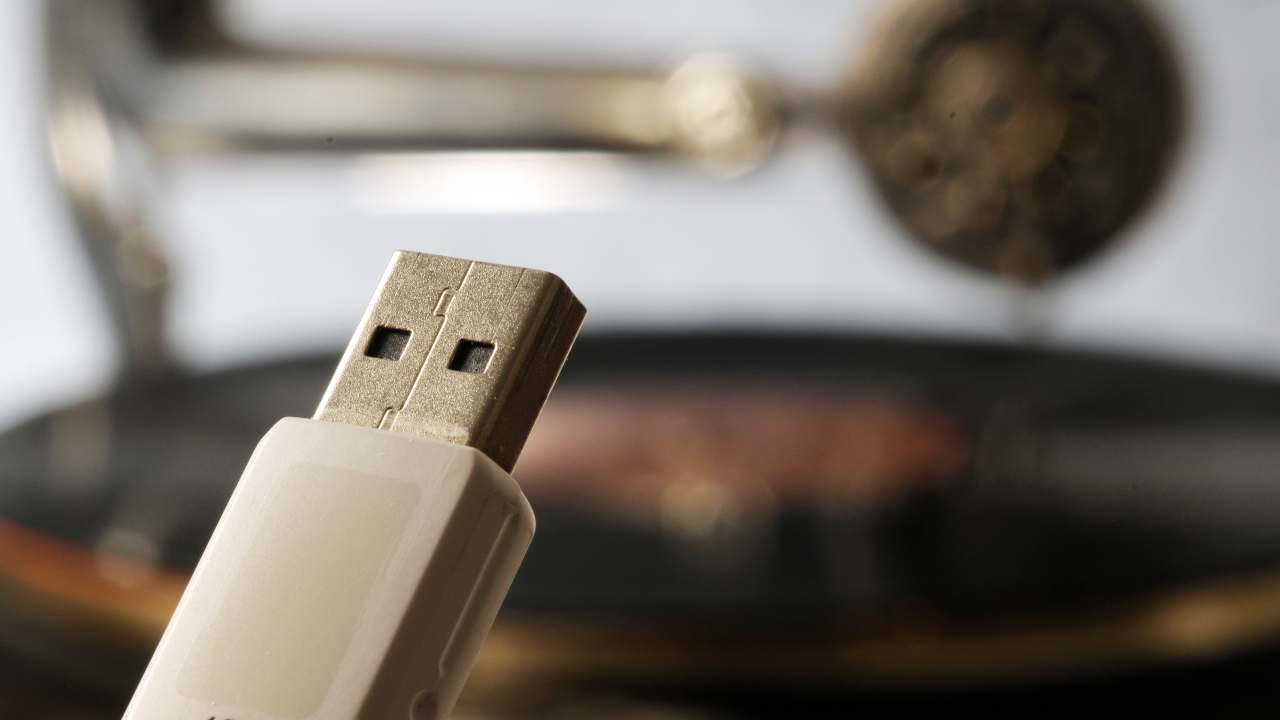 Un Ministro italiano vuole vietare le chiavette USB in alcuni enti pubblici: che succede?