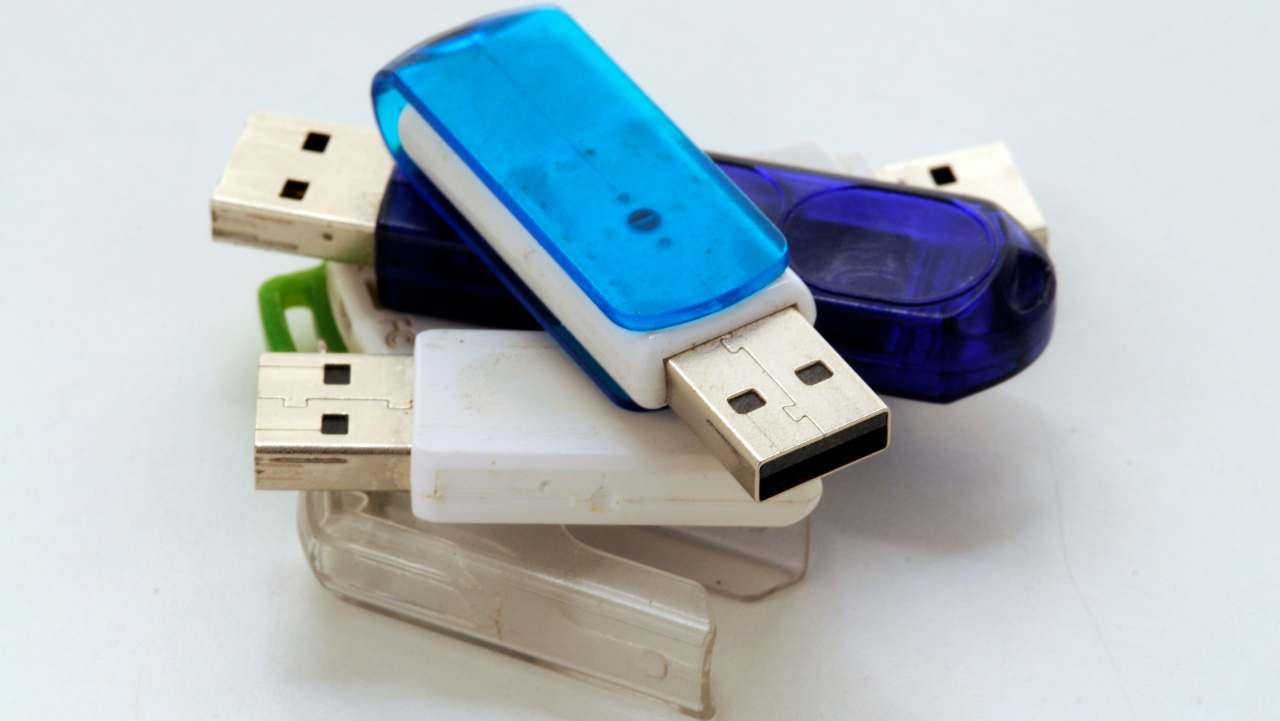 Un Ministro italiano vuole vietare le chiavette USB in alcuni enti pubblici: che succede?