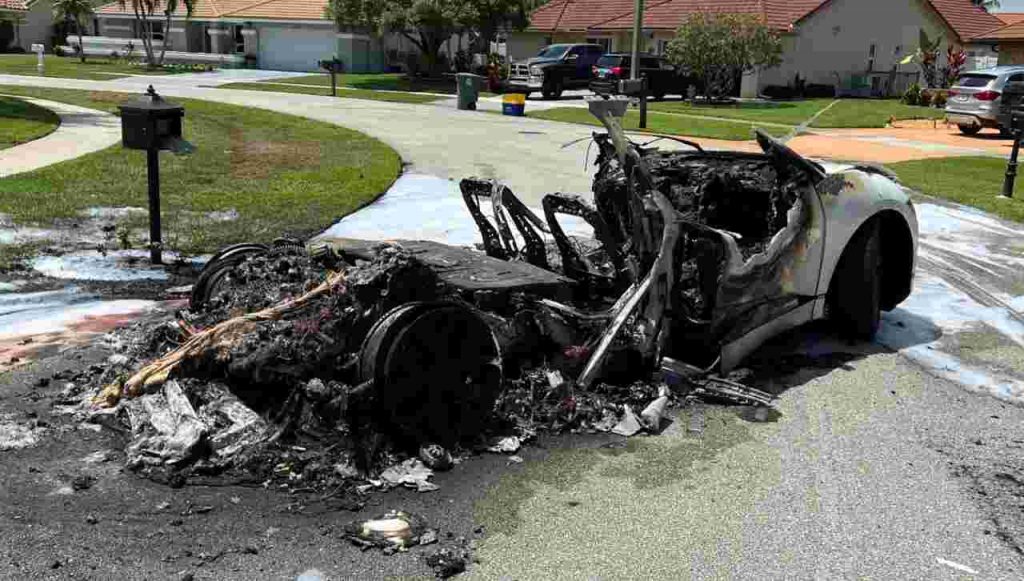 Nuovo caso di auto elettrica in fiamme, dobbiamo iniziare a spaventarci oppure no?