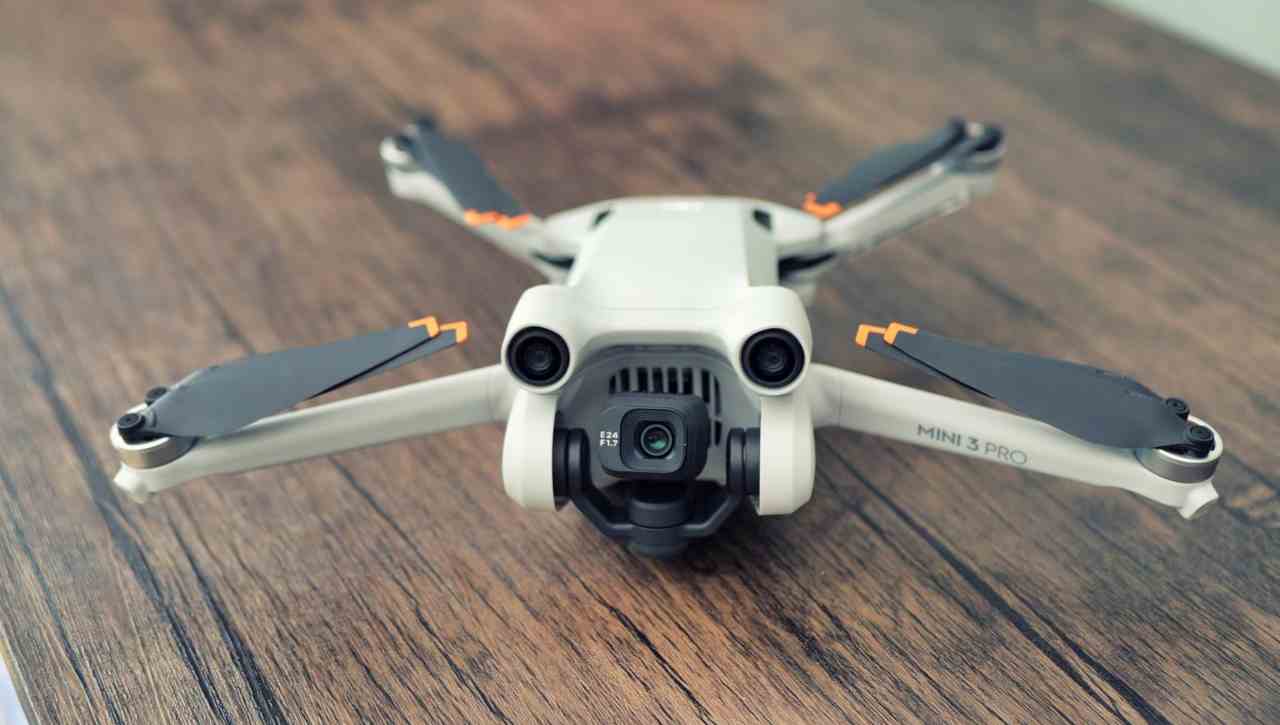 Un drone DJI Mavic Mini 3 è riuscito a scalare l'Everest: le sue incredibili riprese in cima al mondo