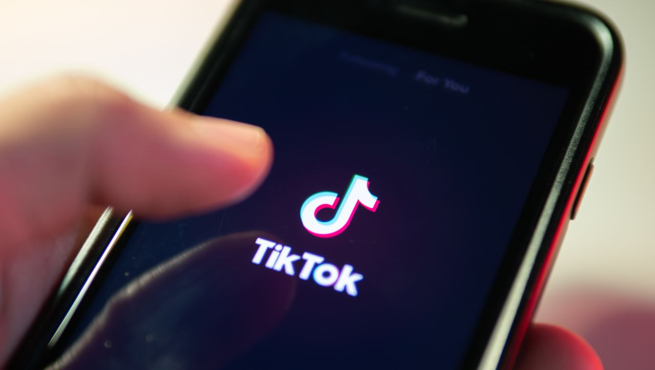 Su TikTok dilaga l'allarme per il "virus dell'estate", una sorta di malattia che ha fatto già molte vittime