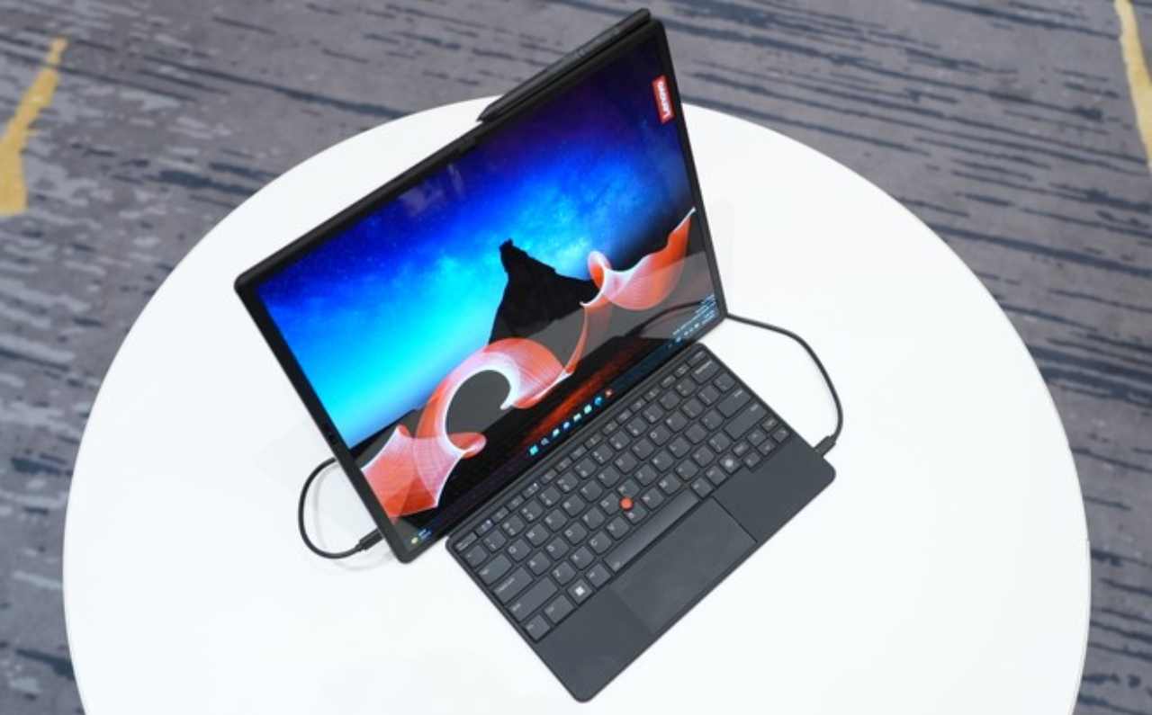 Lenovo ThinkPad X1 Fold 16_ ComputerMagazine.it 1 Settembre 2022