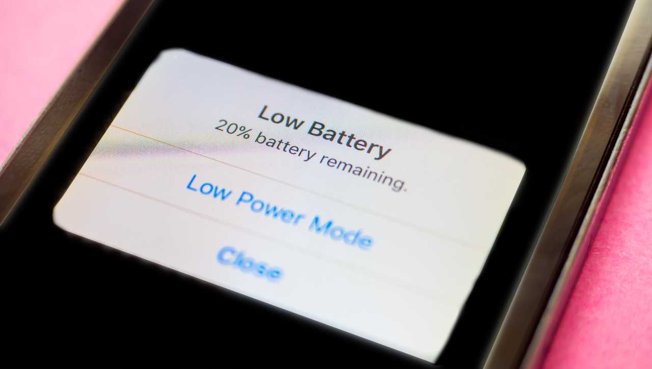 La batteria del nostro iPhone dura poco dopo l'aggiormamento ad iOS 16? Ecco come risolvere