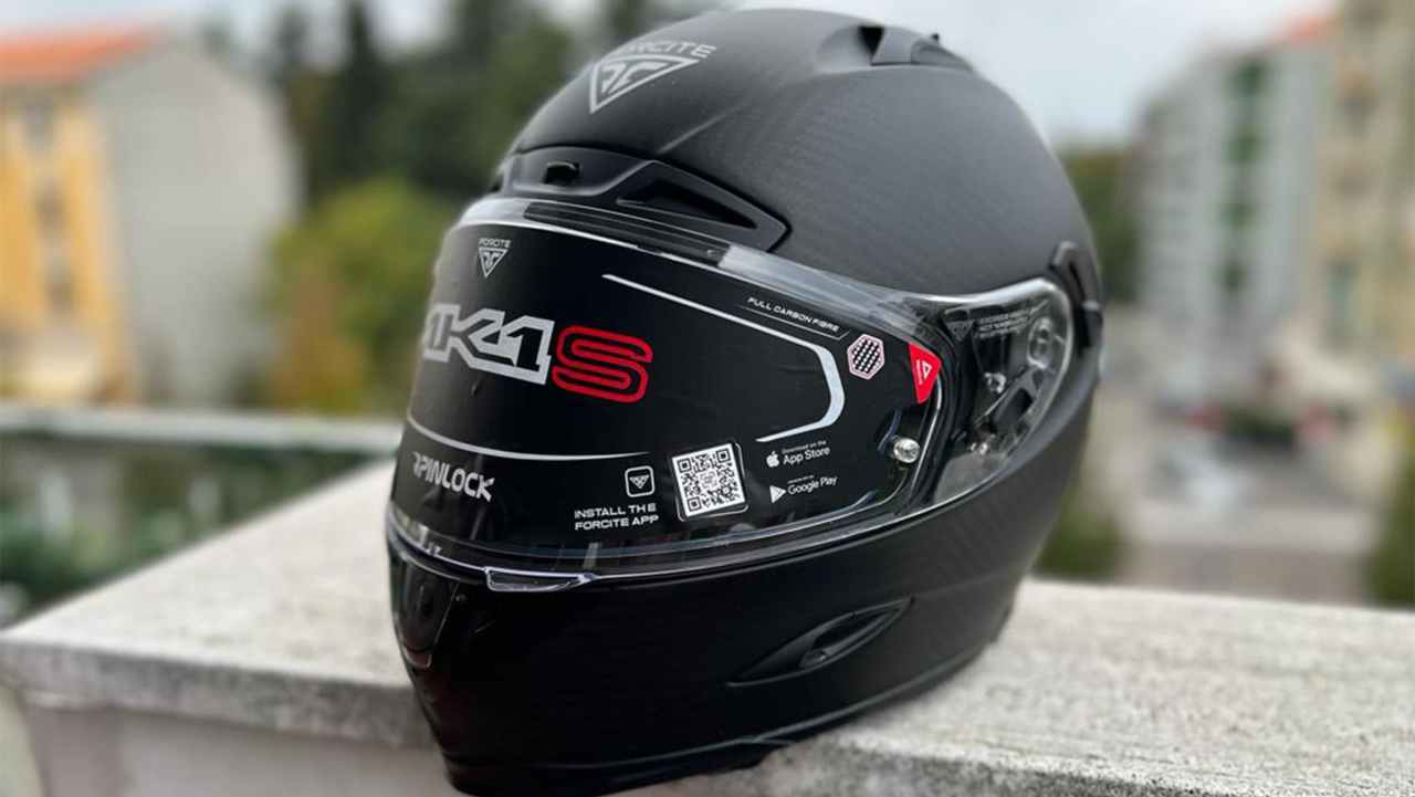 Ecco Forcite MK1S, il casco intelligente che ogni (o quasi) motociclista vorrebbe