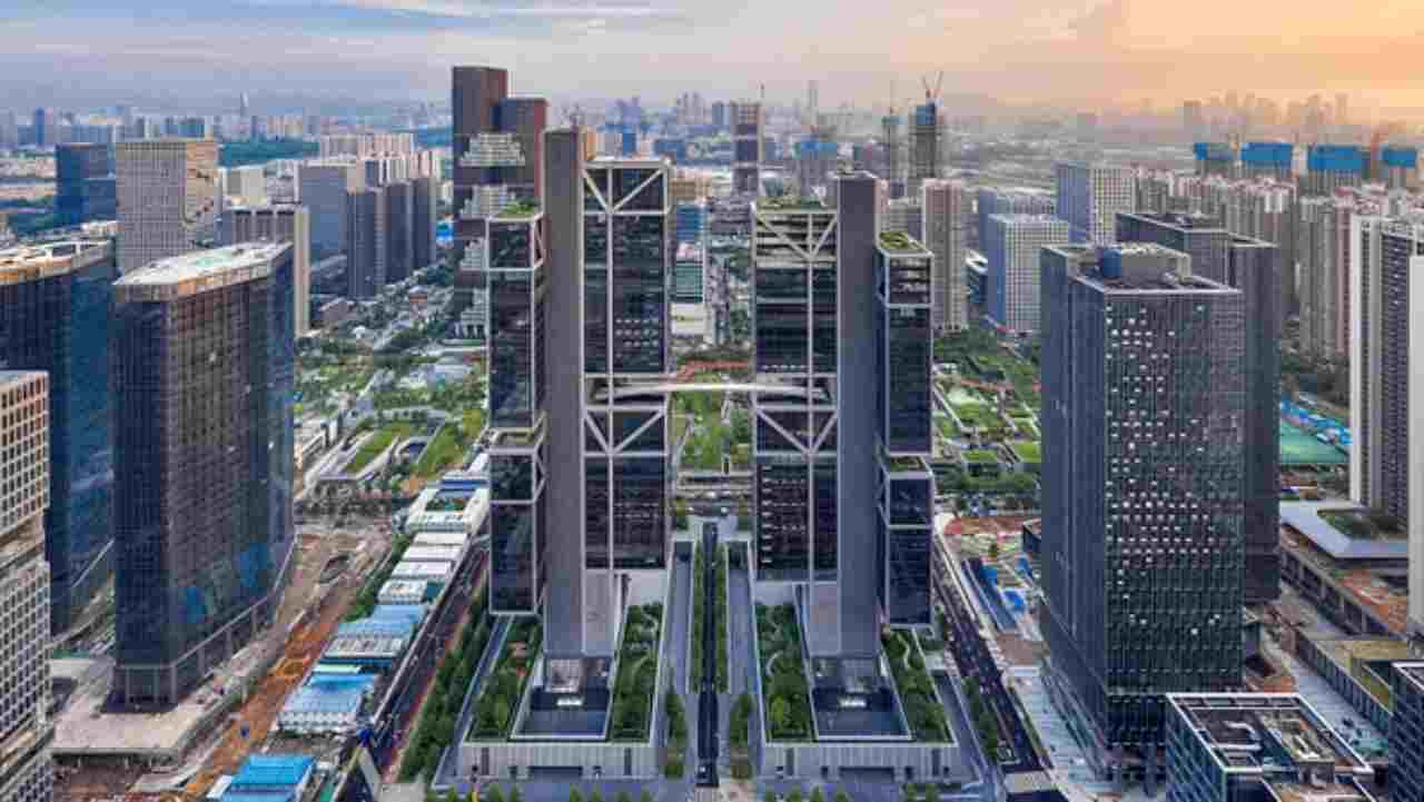 DJI, il colosso cinese di droni e accessori per fotografi inaugura Sky City: due grattacieli come nuovo HQ