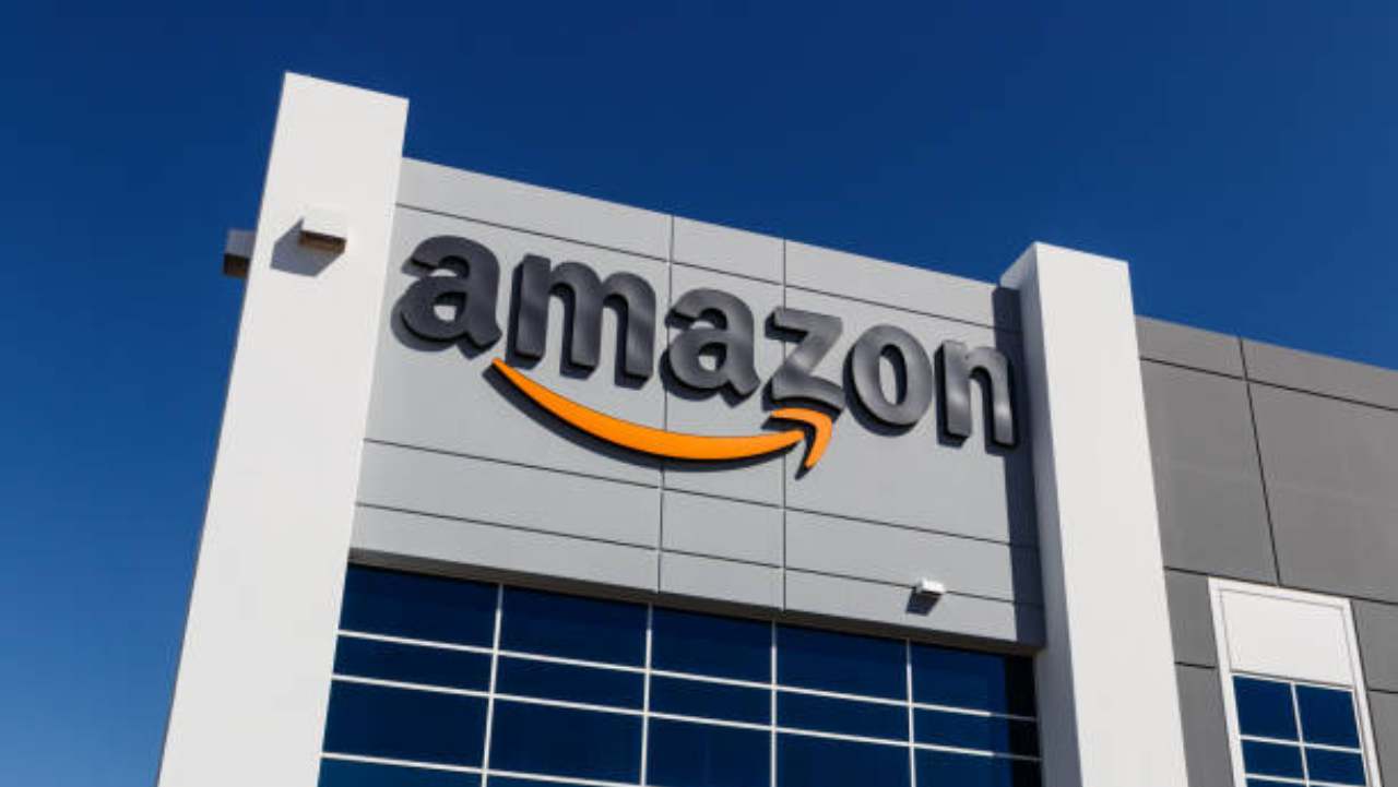 Amazon "mette in piedi" sui micro-magazini: sono green e già presenti in 4 città italiane