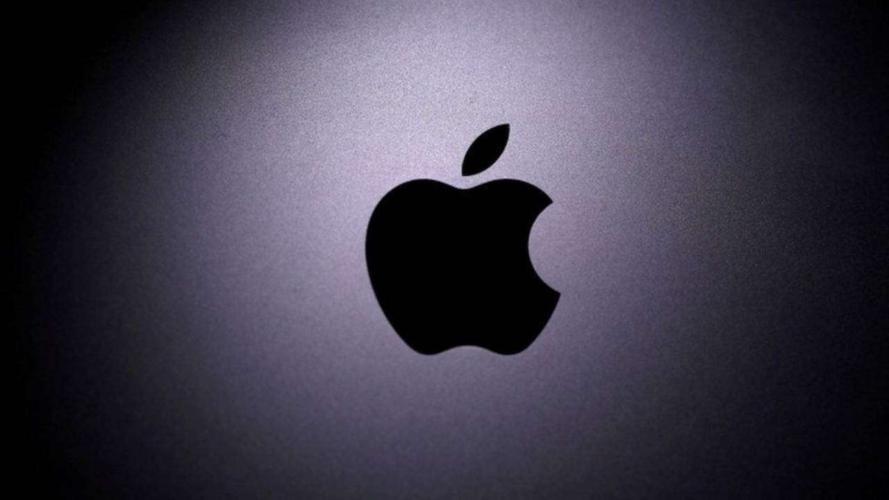 Apple è diventata inarrivabile, ora vale tanto quanto tre famose società, tra cui anche Amazon