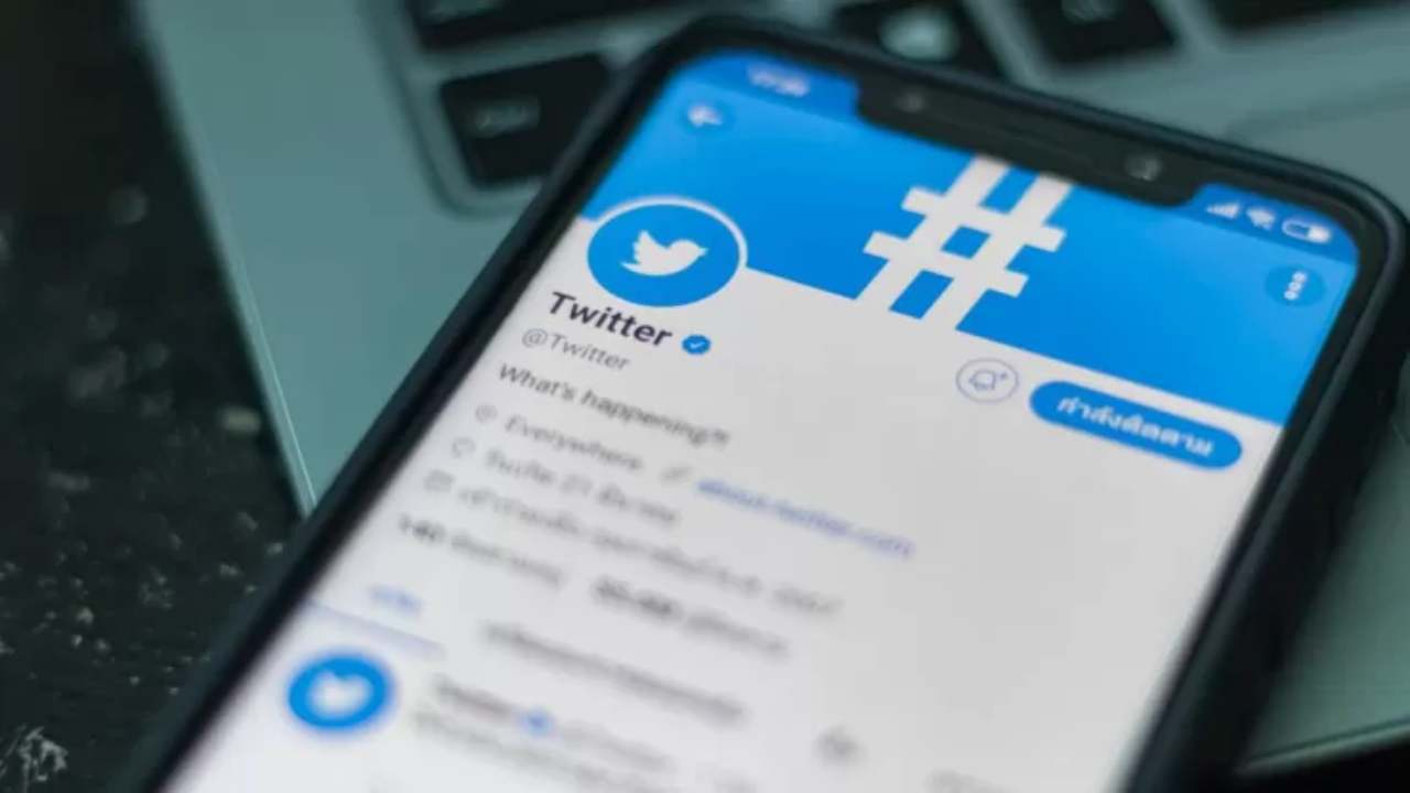 Twitter, il bollino blu sarà verificato: quest'app controlla gli utenti, niente più cheater