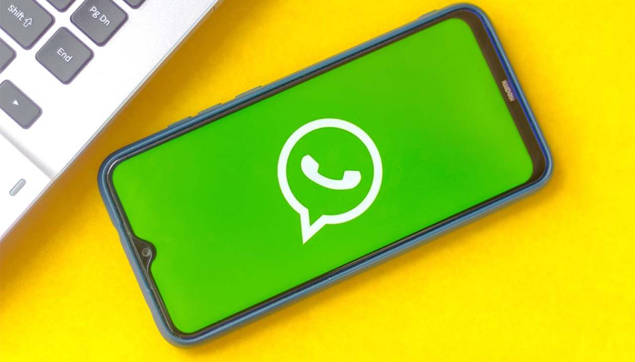 WhatsApp: è arrivata la traduzione automatica, addio barriere linguistiche