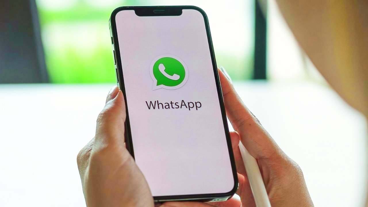 Far sparire i messaggi sarà utilissimo su WhatsApp, farlo è semplicissimo se sai come