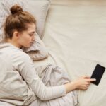 Ragazza con smartphone